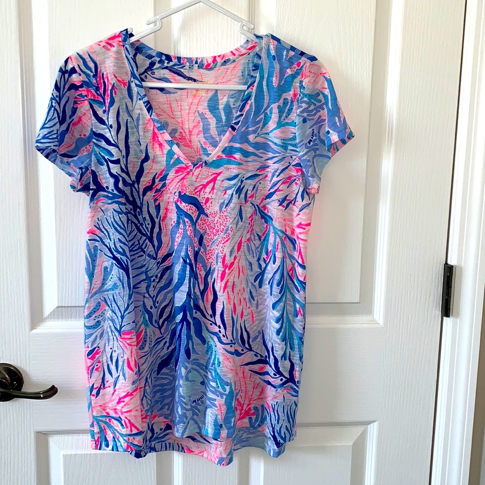 Size small, casual T-shirt, barely worn